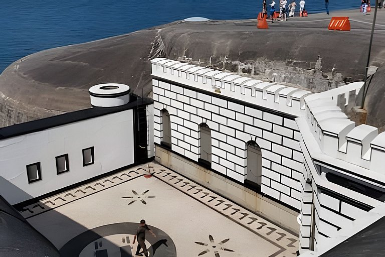 Localização Ícone em Copacabana! Atrás do Palace, 30m Metrô