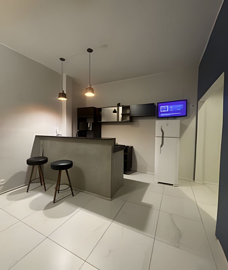 Leme/Copacabana: Your Beach Paradise, 50m Away!