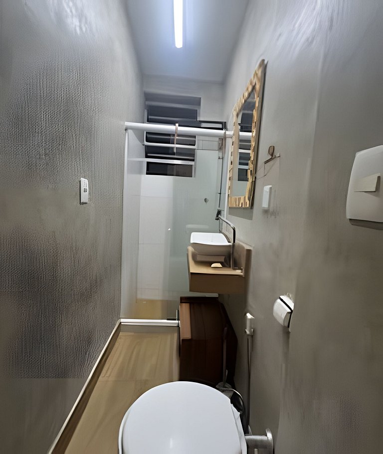 Leme/Copacabana: Your Beach Paradise, 50m Away!