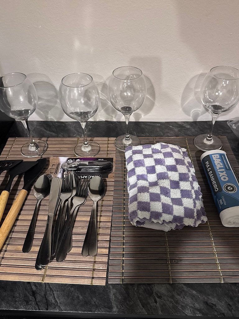 Leme/Copacabana: Seu Paraíso a 50m da Praia!