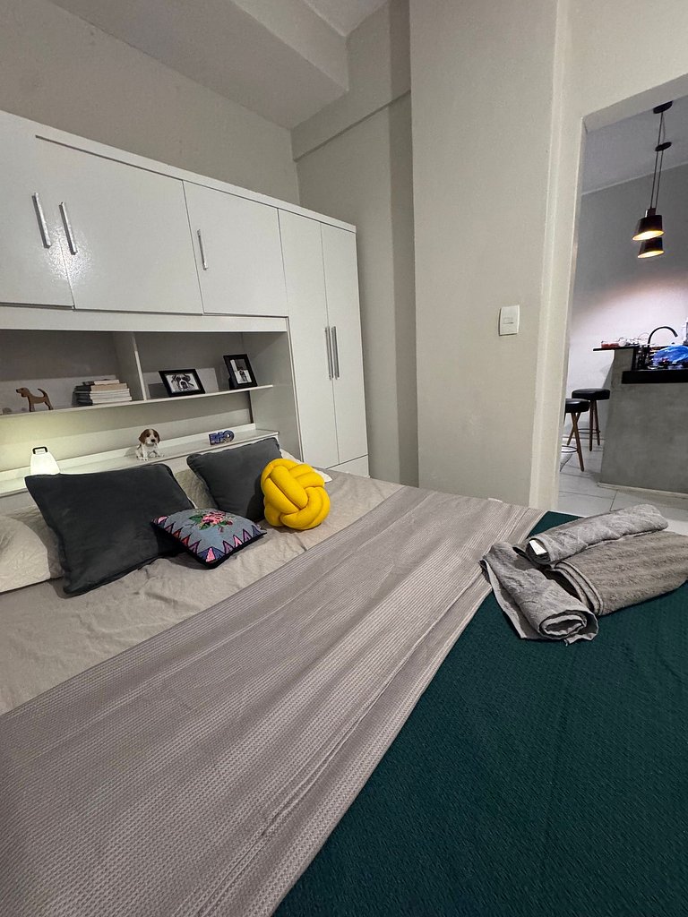 Leme/Copacabana: Your Beach Paradise, 50m Away!