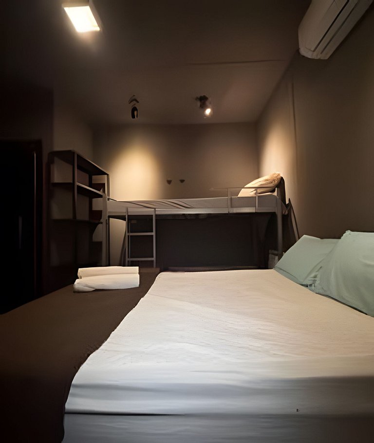 Apartamento a Passos do Metrô da Glória! Silêncio e Portaria