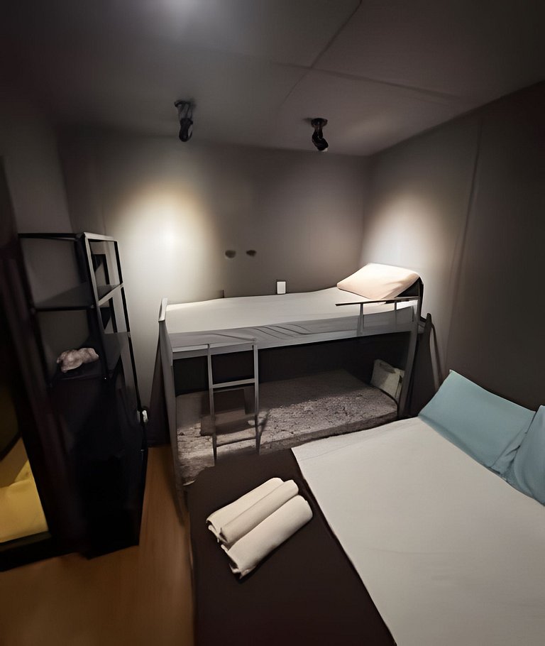 Passos do Metrô da Glória! Silêncio e Portaria 24h