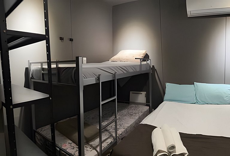 Passos do Metrô da Glória! Silêncio e Portaria 24h