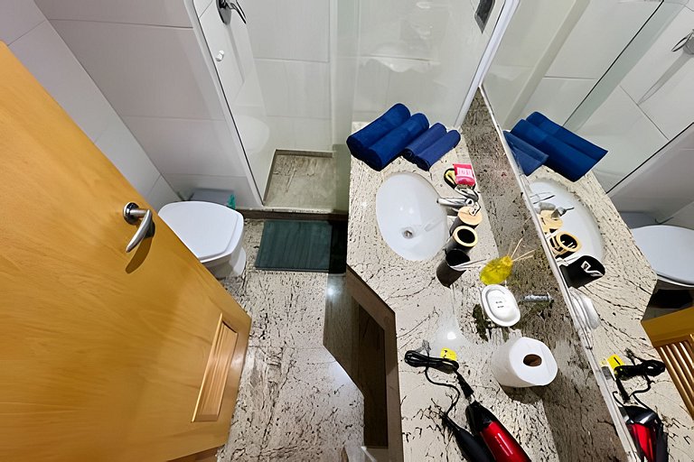 Studio 1409: Piscina, academia e Wi-Fi.