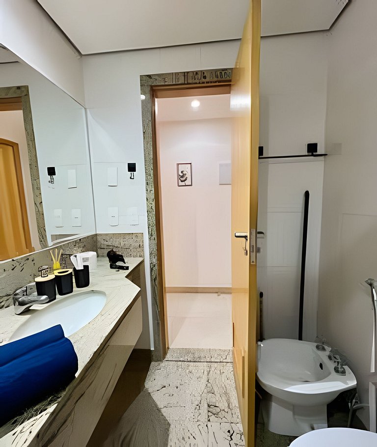 Studio 1409: Piscina, academia e Wi-Fi.