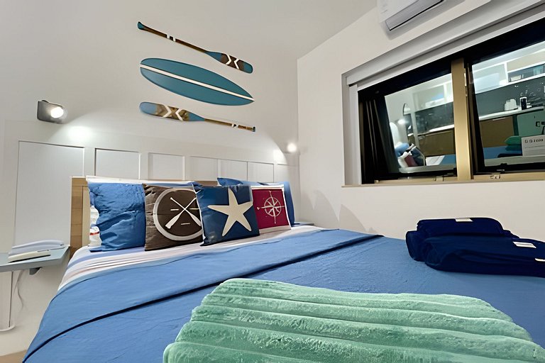 Studio: 5-Star Comfort and Pool Awaiting You.