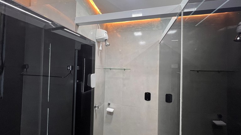 Apartamento com varanda pertinho de tudo no Centro, comercio