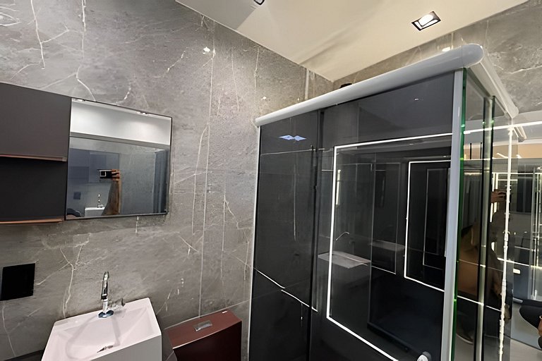 Eleganza Audace: Posizione Imbattibile e Comfort