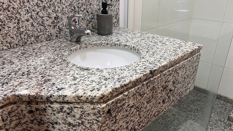 Incrível studio com infra estrutura e perto das praias