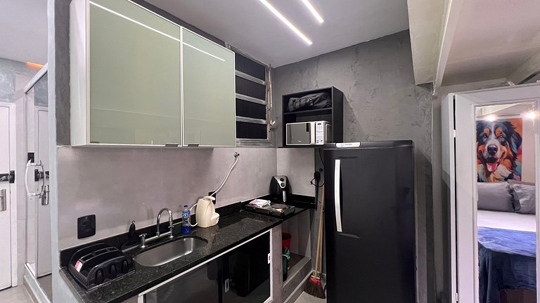 Apartamento com varanda pertinho de tudo no Centro, comercio