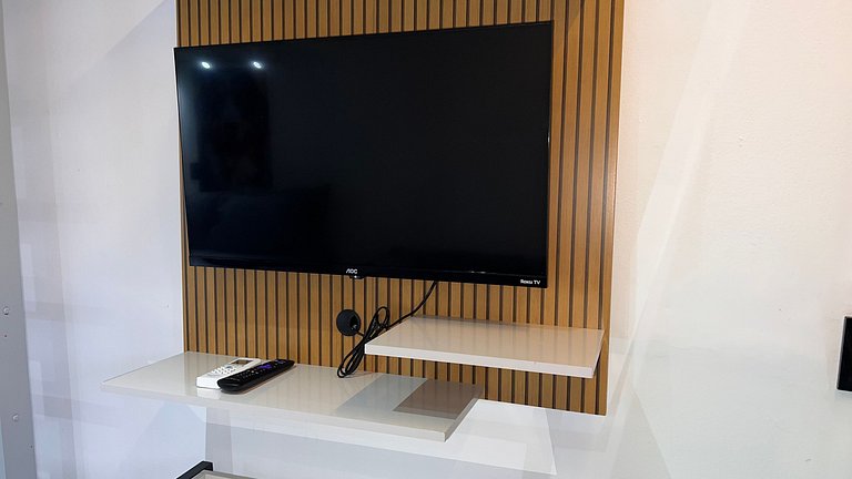 Apartamento com varanda pertinho de tudo no Centro, comercio