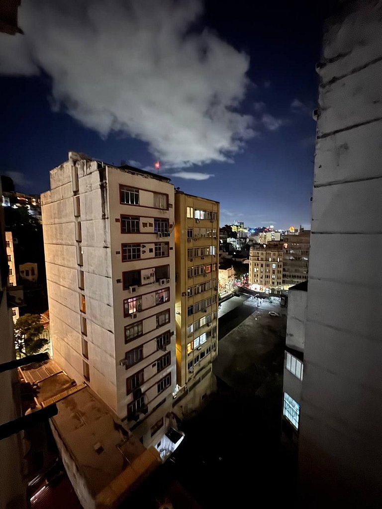 Passos do Metrô da Glória! Silêncio e Portaria 24h