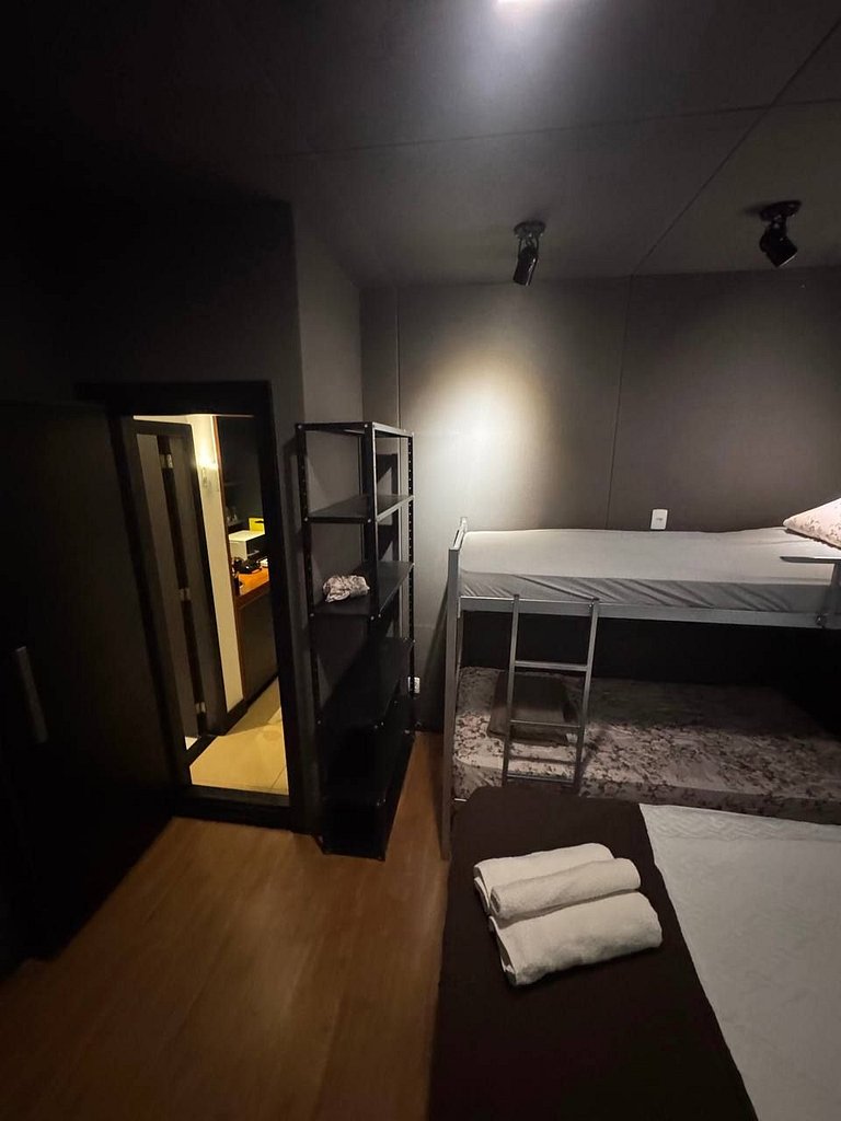 Passos do Metrô da Glória! Silêncio e Portaria 24h