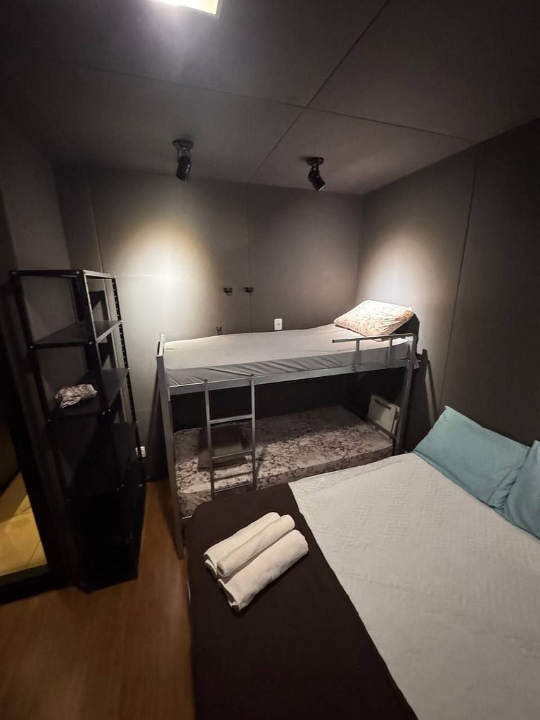 Passos do Metrô da Glória! Silêncio e Portaria 24h