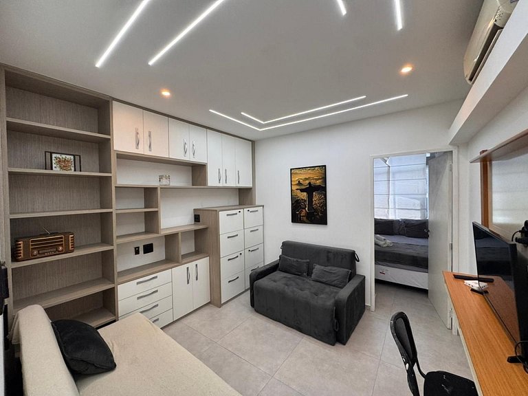 Apartamento com varanda pertinho de tudo no Centro, comercio